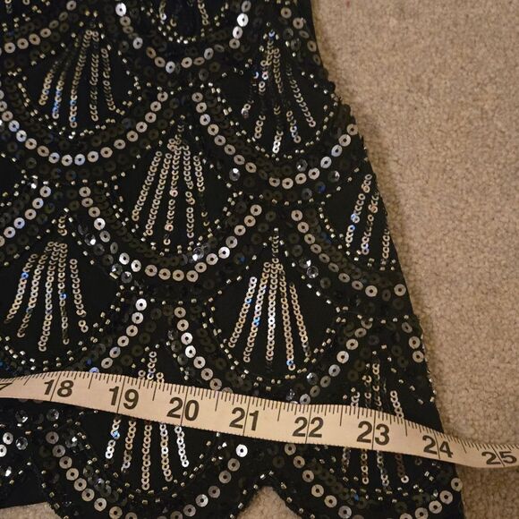 Black and silver sequin skirt size Medium. NWOT - Picture 12 of 12